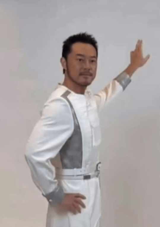 吉克隽逸发文“粉底液碎了，我也碎了”，沙溢回应了