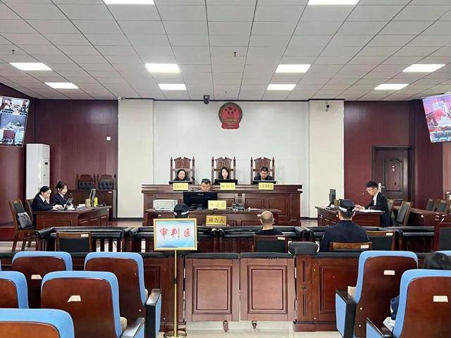 偷偷将村民银行卡与自己微信绑定，贵州一村委原副主任盗刷村民低保金获刑