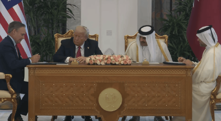 特朗普“嘴瓢”引发虚惊一场:160架波音客机怎么值2000亿美元