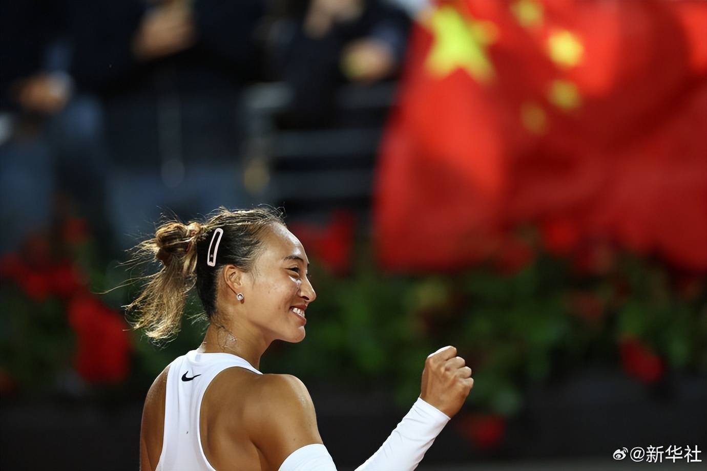 生涯首胜萨巴伦卡,郑钦文赛后发博:山海皆可平,半决赛对阵高芙,再迎复仇之战