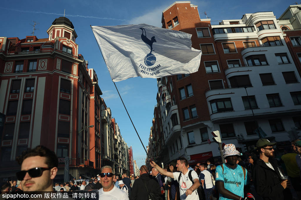 0-1！欧联梦碎夜，拉特克利夫与阿莫林的“死亡凝视”：曼联的寒冬还要熬多久？