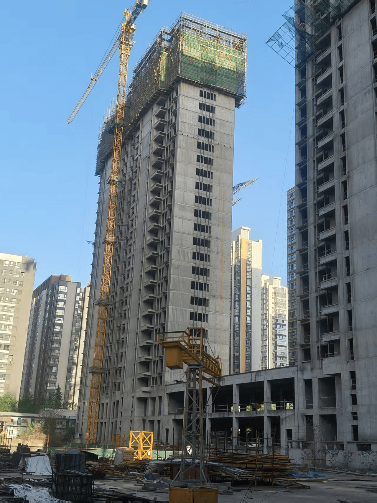 中石油下属子公司组织职工团购商品房“烂尾”：逾期9年仍未交房，涉及资金过亿