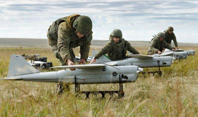 中国向40家俄军工厂，大规模“输血”？外交部回应，字字铿锵