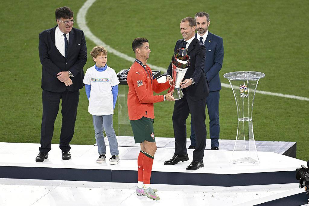 C罗进球封王！这支葡萄牙让人想起了2022年的阿根廷