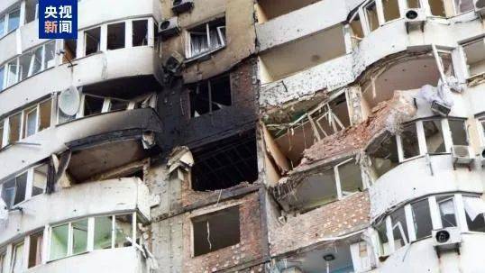 军事 | 俄攻入第聂伯罗彼得罗夫斯克，一边发动集群打击，另一边在撤军？