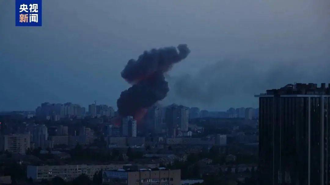 军事 | 俄攻入第聂伯罗彼得罗夫斯克，一边发动集群打击，另一边在撤军？