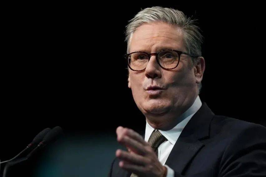 全票通过!不许中国建新使馆,中美刚谈完,特朗普逼英国对华出手