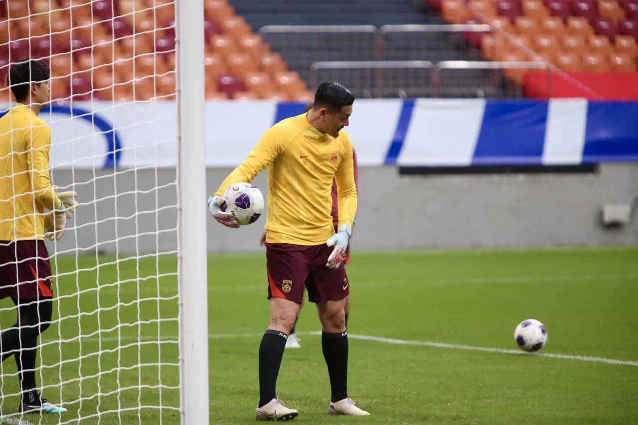 王大雷：国足生涯没成功过 离开时把不好的都带走