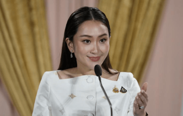 当不成总理了？泰国军方亮明态度，遭洪森“背刺”，佩通坦面临下台