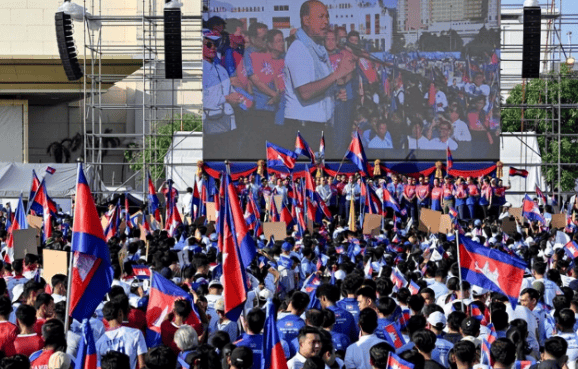 当不成总理了？泰国军方亮明态度，遭洪森“背刺”，佩通坦面临下台