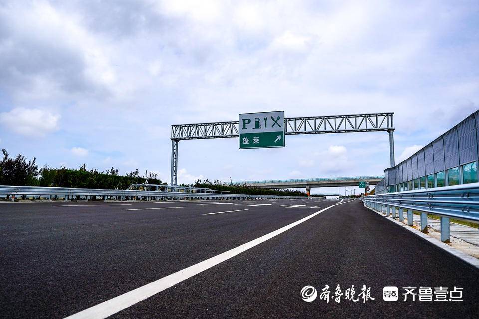 “抢出来”的烟台八车道高速路:千余人三班接力,8公里昼夜奔赴