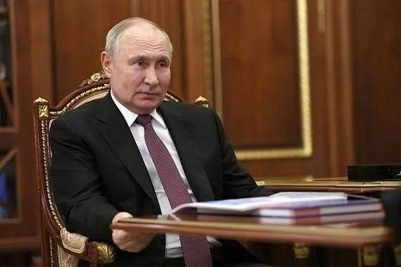 特朗普同意，对中印加税500%！美议员大放厥词，这事跟普京有关？