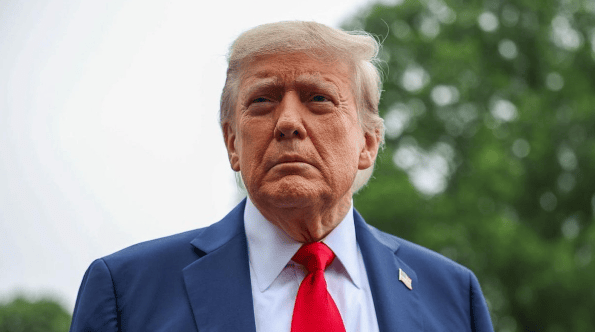 最后通牒已下，马斯克对2.5亿人发誓，誓要让特朗普付出惨痛代价