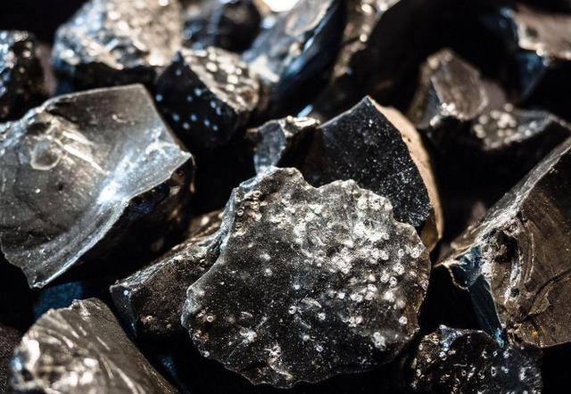 央视曝光：1发即可瘫痪台岛电网，大陆神秘武器让统一再度提速？