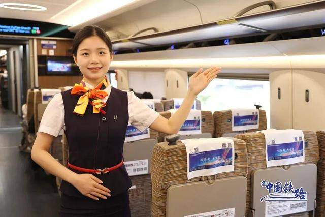 高铁F座为什么最受欢迎？这份选座攻略请收好→