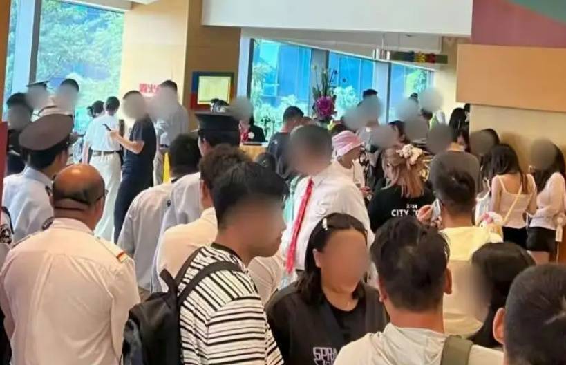 上海迪士尼官宣:今起停止!有人要求退酒店退卡,网友呼吁:别太疯狂