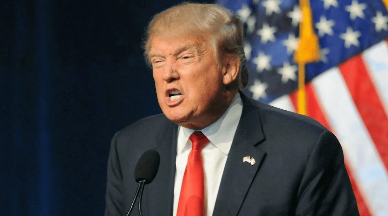 特朗普通告全球,不许反美,关键时刻,中方先给美一记下马威