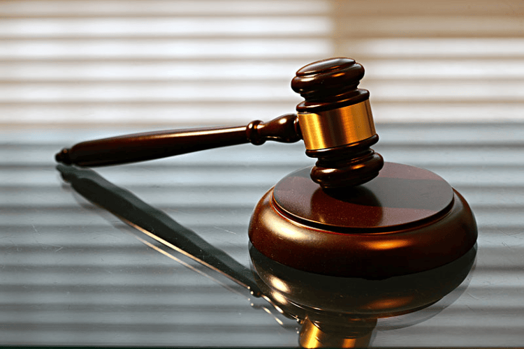 男子为卖淫女介绍嫖客直接发生性关系，从中抽成！获刑5年