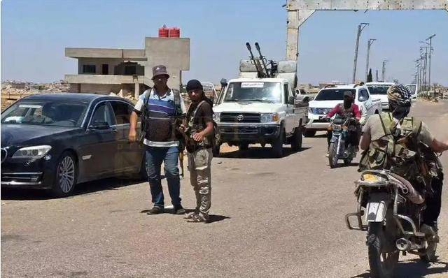 朱拉尼下令，6大精锐师开火，以军狂轰叙坦克，中东火药桶又炸了