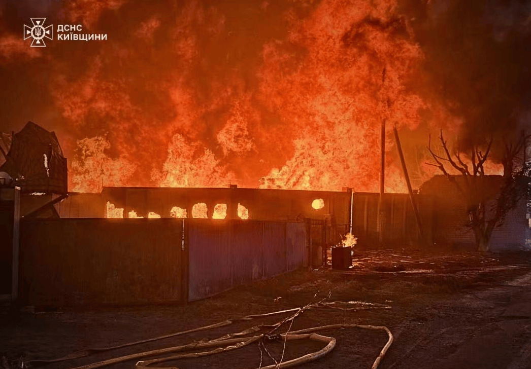 俄军夜袭意外收获，匕首导弹炸死多名英国军官，并摧毁515秘密军火库