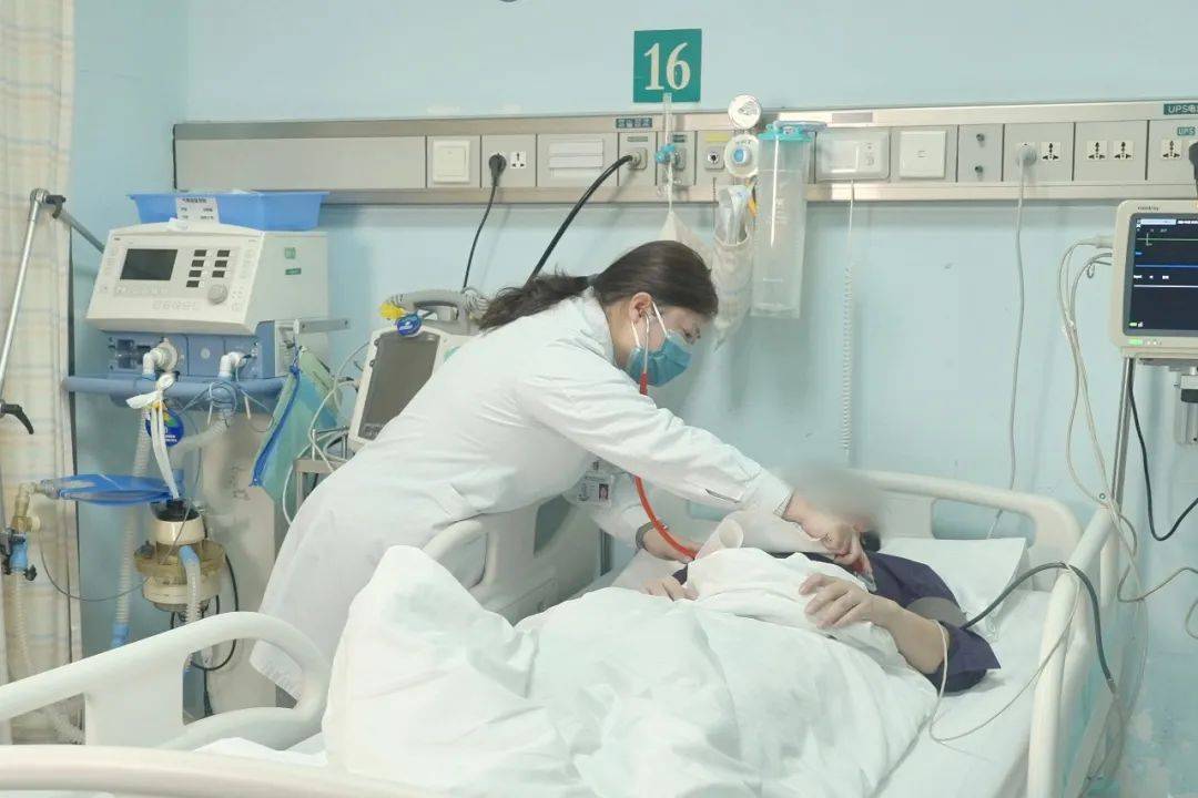 男子背痛硬扛3天，心肌大面积坏死！医生提醒：7种疼痛是心脏在求救