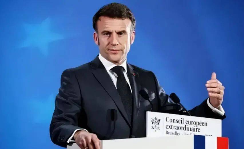 中国逮到一条“大鱼”！法国戴高乐航母刚回港，当着全世界的面，法军上将向中方发出警告