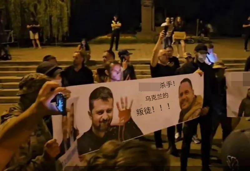 军队哗变开始了，俄乌同时暴露重大危机？泽连斯基最先捅了马蜂窝