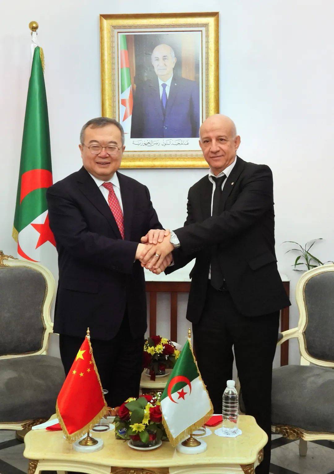 刘建超会见阿尔及利亚民族解放阵线党总书记本穆巴拉克