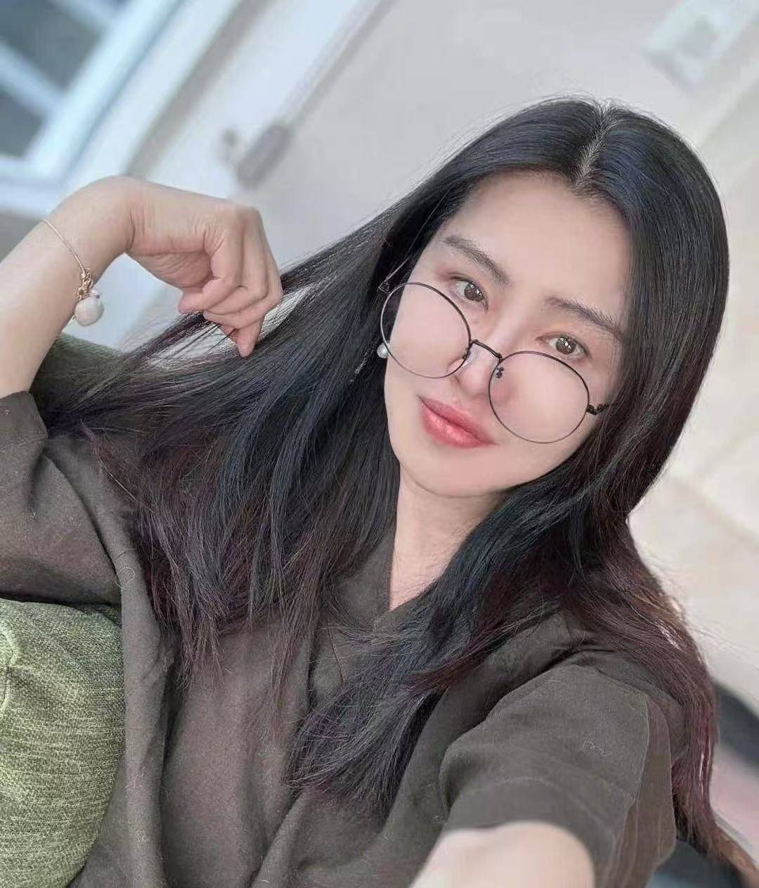 从“白幼瘦”到“气血感”，审美标准终于“健康”了？