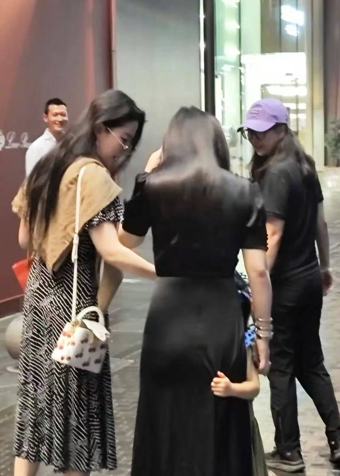 从“白幼瘦”到“气血感”，审美标准终于“健康”了？