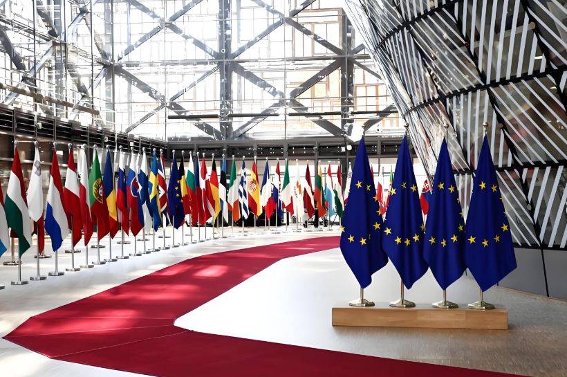 两位欧盟领导人顶着热浪来北京，两手空空走了，中方为何不讨好？