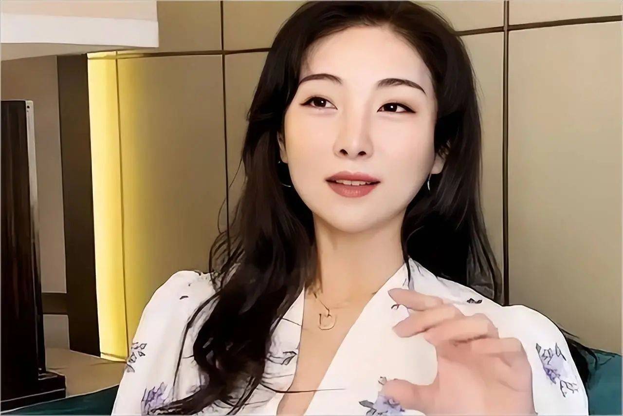 我不需要男人！“买英国精子生3娃”的山东女人，7年后现状曝光