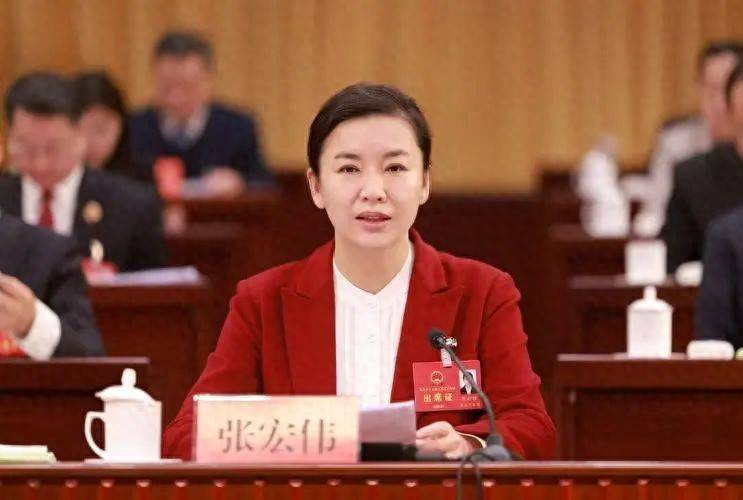 因工作变动调离山东，张宏伟、袭艳春辞去省委委员职务