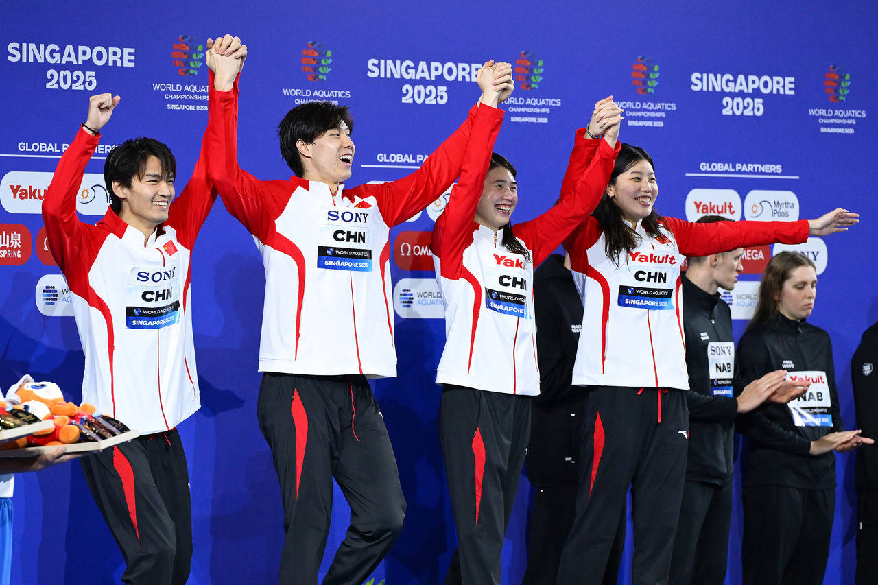 世锦赛男女4x100米混合泳接力中国队摘银，决赛前徐嘉余一度泪奔称“很煎熬”