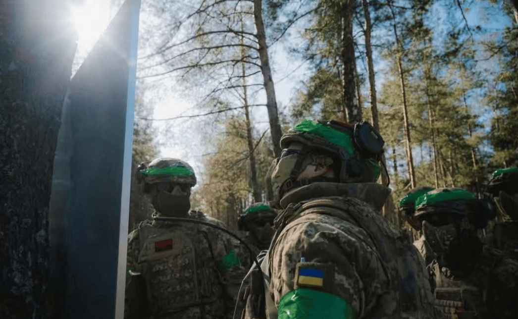 俄军尖兵攻入红军城市中心，40%街区展开巷战，数万乌军和西方军人被困