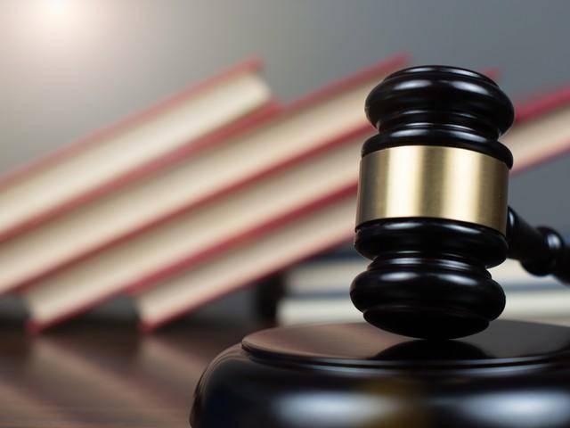 离异女子骗取网友77万元，其中64万元用于打赏网络主播 一审因诈骗罪获刑11年