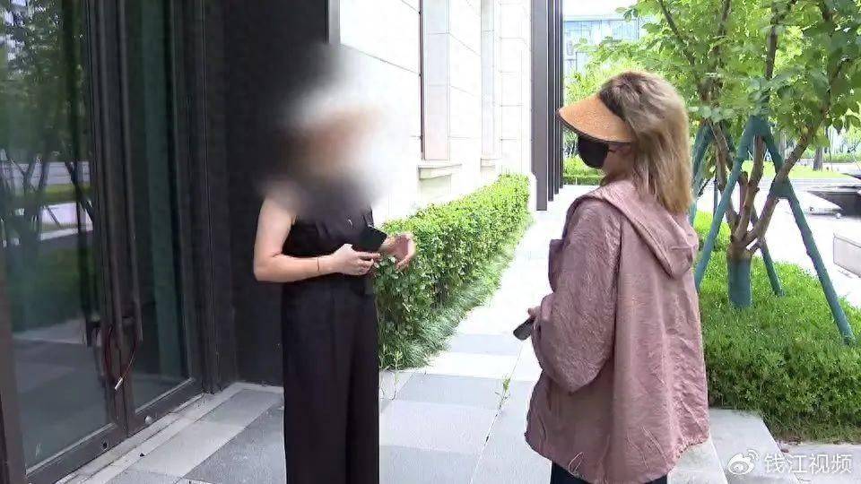 女子例假后游泳大出血，向场馆索赔