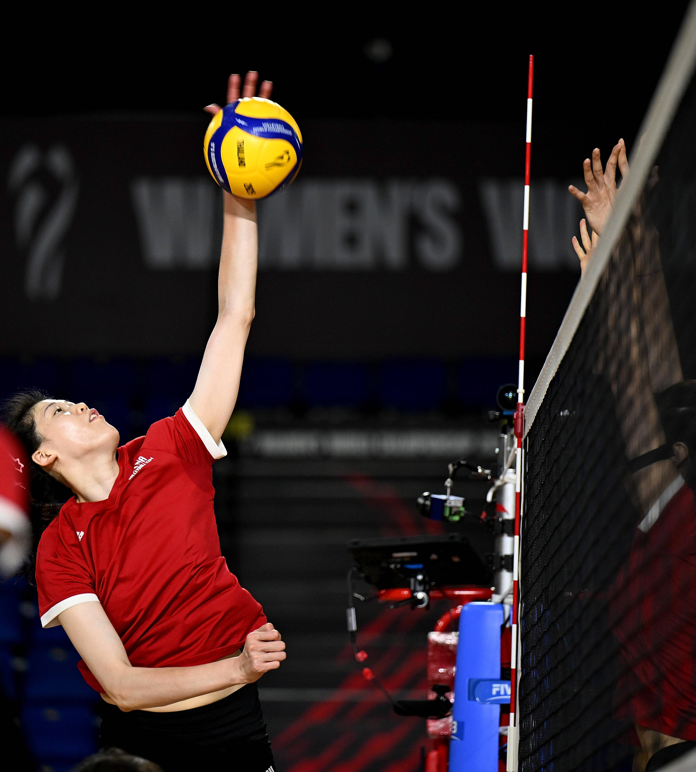 (体育)排球——女排世锦赛:中国队进行赛前训练