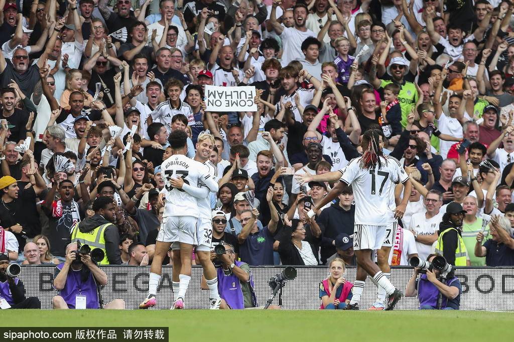 英超-B费失点约罗造乌龙 曼联1-1富勒姆暂列积分榜第16