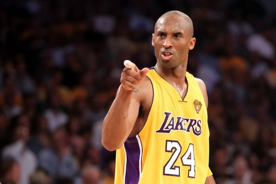格林:NBA只有两个人我不敢说垃圾话,一个喷不过,一个惹不起