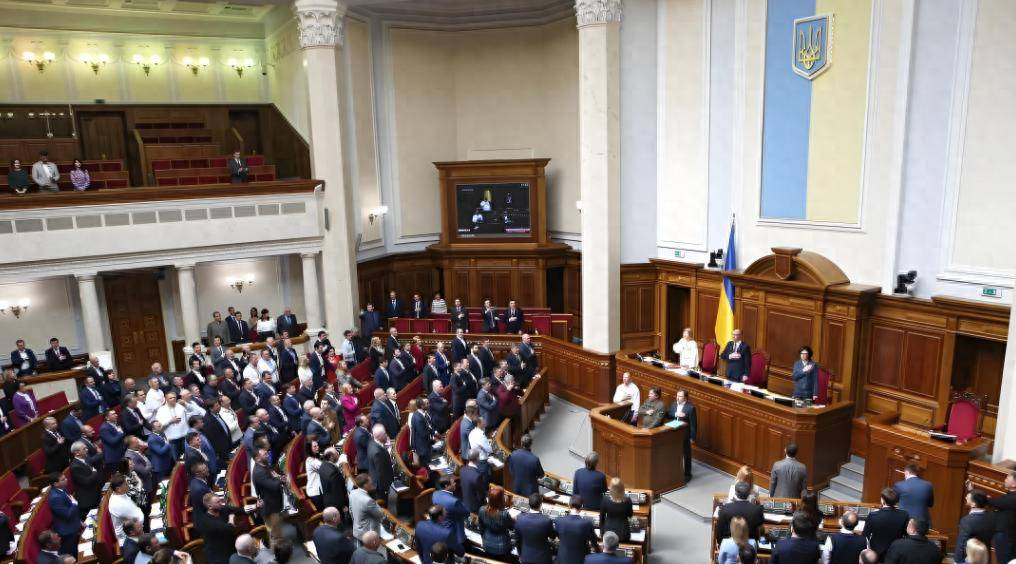 英国监管乌克兰总统大选，是为了“保泽”还是“倒泽”？