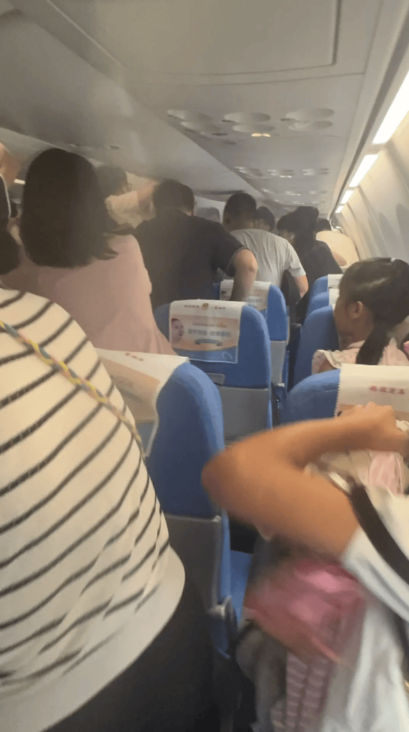 充电宝突然在机舱冒烟！厦门航空回应