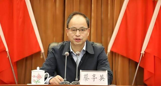 中组部有关干部局负责同志宣布中央决定,他们履新