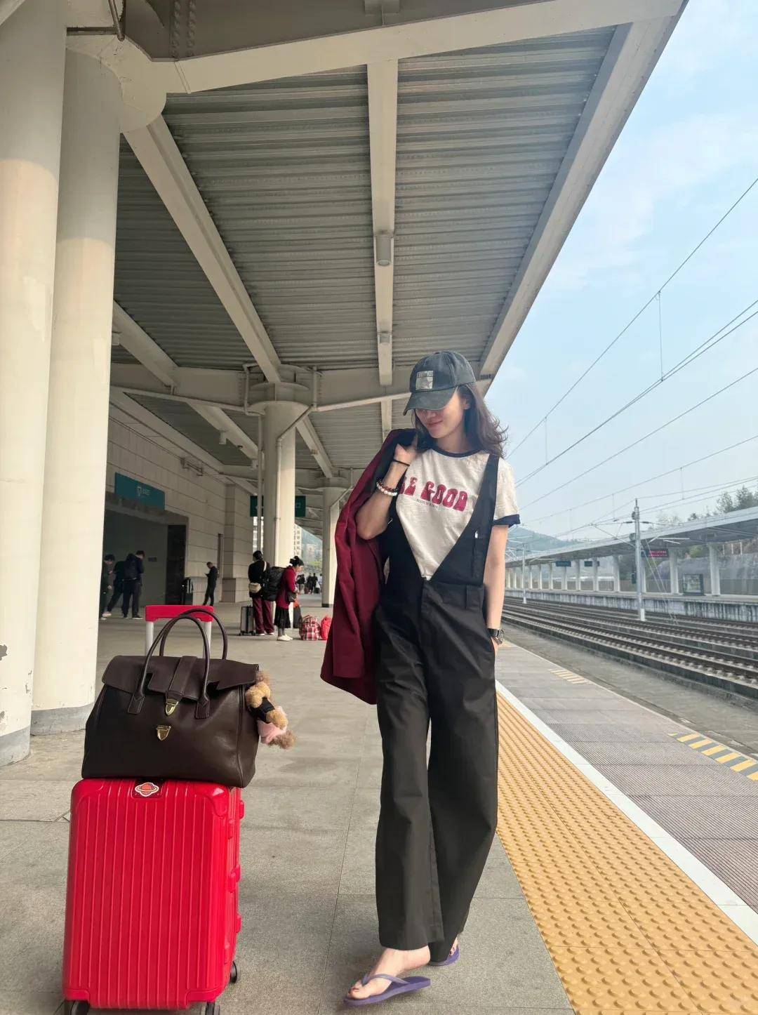 杨幂把钥匙扣扎在马尾上，瞬间实现满39减20！