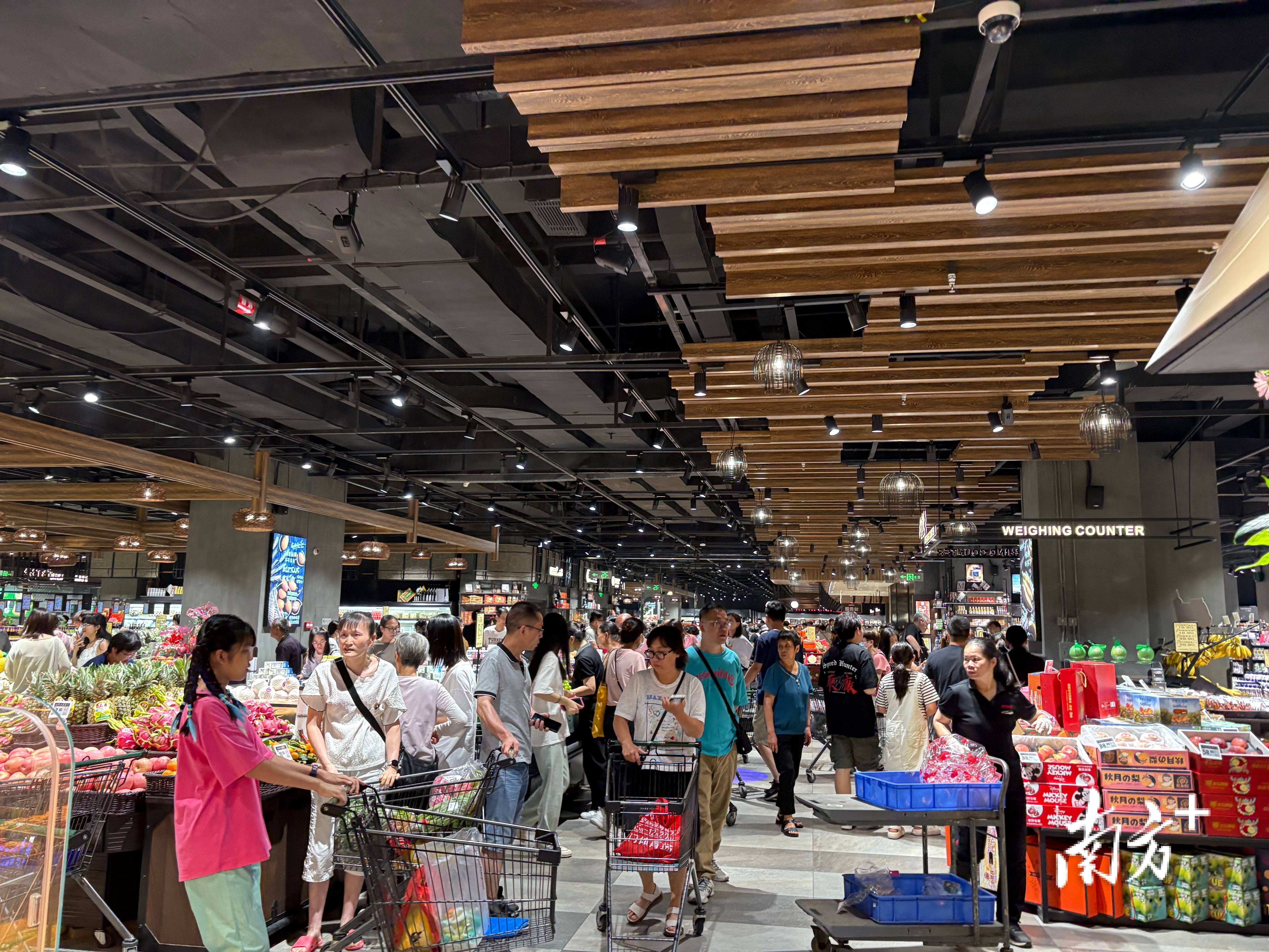 多图｜双节消费旺，江门市区商圈人气爆棚