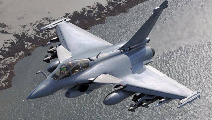 怕被歼10抢单了？美媒：暂停八年后，法国紧急向埃及交付阵风战机