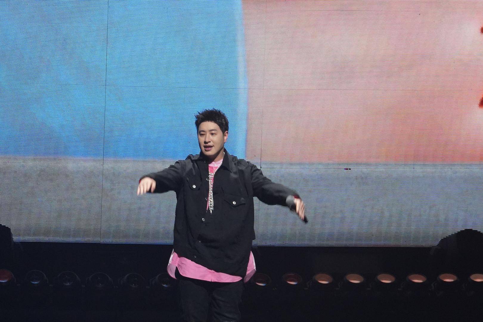 潘玮柏在成都一顿吃了5碗面，网友：太会吃了