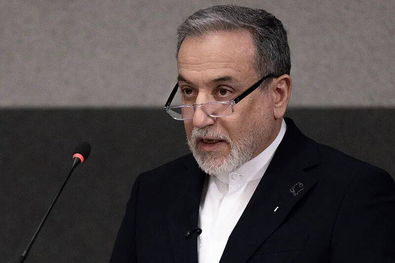 伊朗最高领袖、总统、议长、外长同日发声